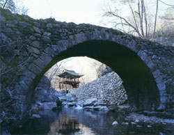 Seungseon Bridge near Seonamsa (Photo: Yonhap)