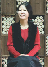 Hanbok artist Lee Hyo-jae