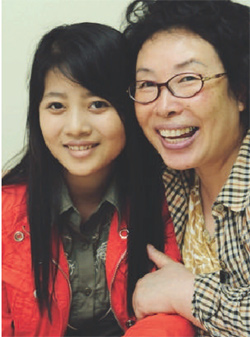 From left: Lyda Sokmolyda from Cambodia and her mother-in-law Do Jae-yeon
