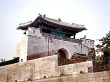 The rebuilt Hyehwamun