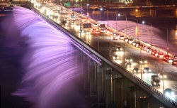 Banpo Bridge at night (Photo: Yonhap News)