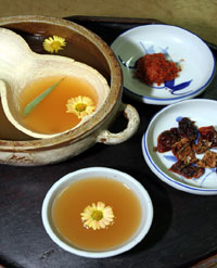Chrysanthemum makgeolli