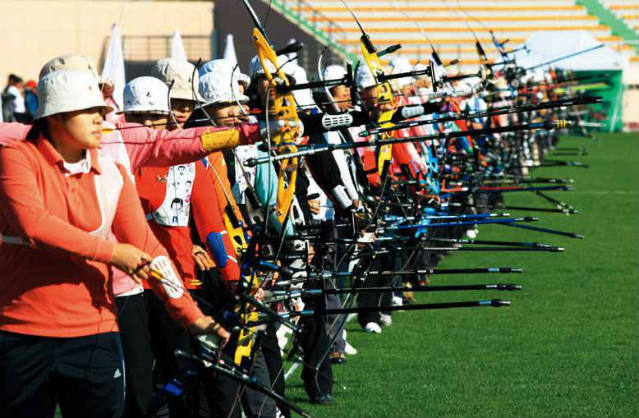Archers compete for spots on the 2011 National Team.