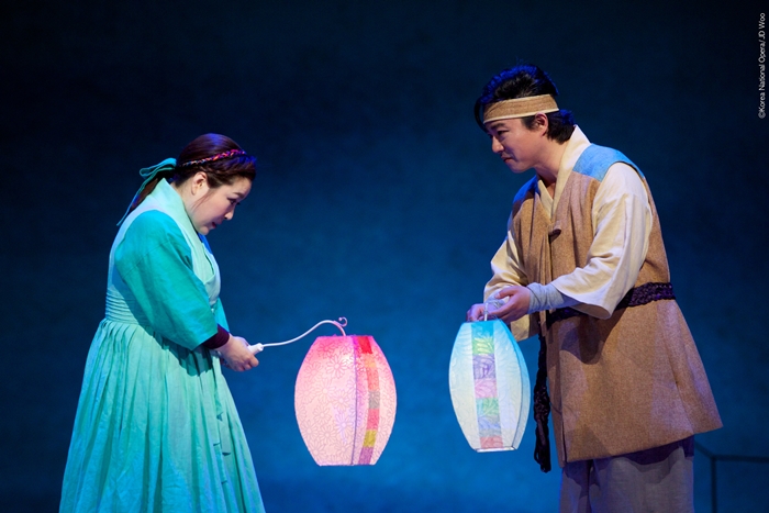 The opera 'Soul Mate' portrays the universal interests of love and marriage with Korean-style story-telling in a Western-style opera, creating a unique fusion art experience.