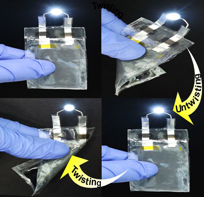 Flexible paper lithium-ion batteries can function as batteries even when their shape is changed by external pressure. In the future, the technology could be applied to roll-up displays or to wearable electronic devices.