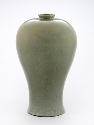 Image of the celadon maebyeong incised that contained honey when discovered.