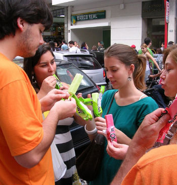 Melona is one of the most popular popsicles in Brazil. (photo courtesy of Binggrae) 
