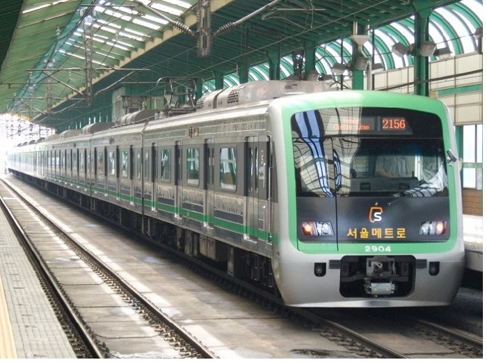 A Seoul Metro train in 2014 (photo courtesy of Seoul Metro)