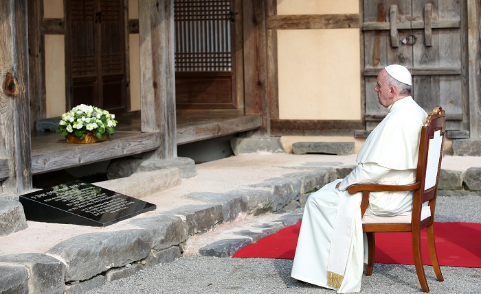 Pope Francis pays tribute to Korea's first Roman Catholic priest after laying a wreath at the birthplace of St. Andrew Kim Dae-geon on August 15.