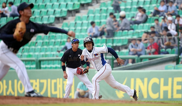 The Mongolian baseball team did its best, fighting until the bottom of the final inning, even though it already knew the outcome of the game.