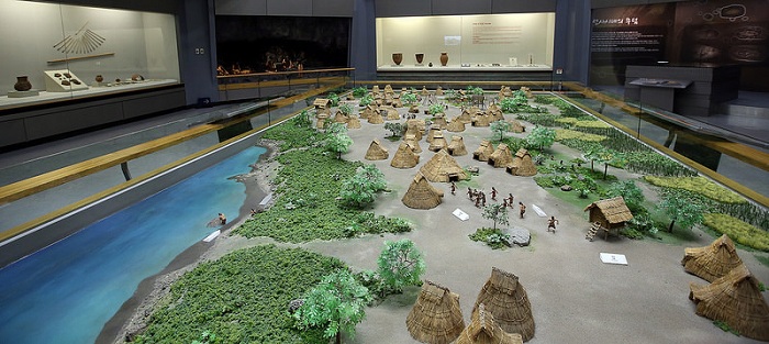 A wide variety of ancient Jeju artifacts, from the Stone Age through to modern times, are on display at the Jeju National Museum.