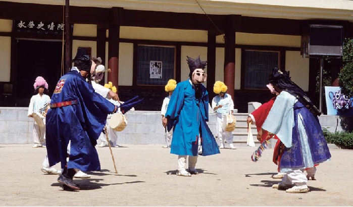 Suyeong Yaryu : Yangban(noblemen) scene