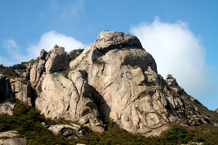 Located in the northern parts of Gangjin, Wolchulsan Mountain is known for its outstanding rocky landscape and vistas.