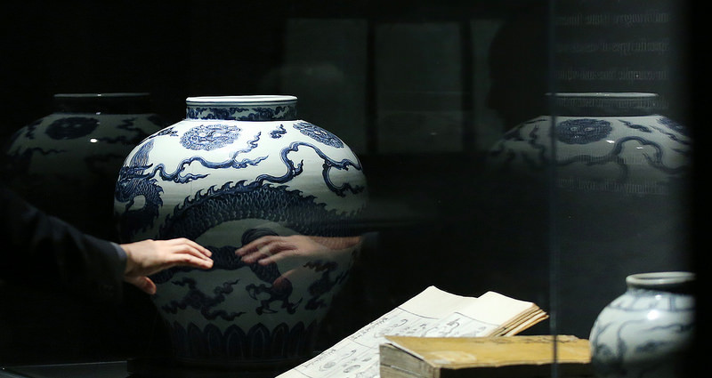Visitors admire a collection of blue and white porcelain from the Joseon Dynasty at a special exhibition being held at the National Museum of Korea. 