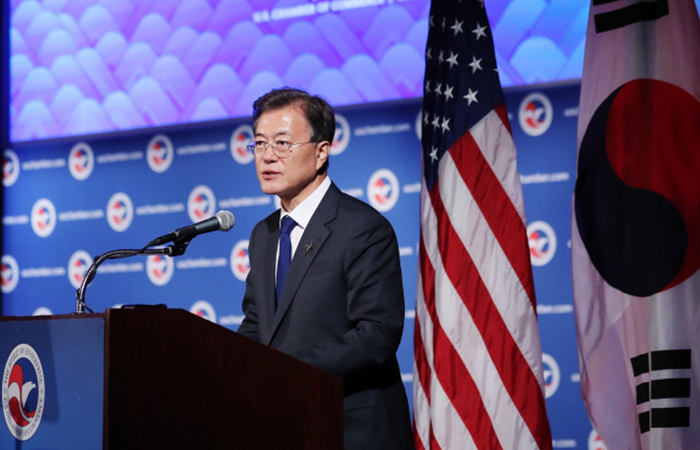 President Moon Jae-in on June 28 emphasizes the significance of the Korea-U.S. alliance and bilateral economic cooperation at the Korea-U.S. Business Summit in Washington. (Cheong Wa Dae)