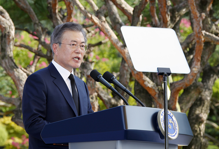 President Moon Jae-in delivers a commemorative speech as part of the official ceremony to mark the International Memorial Day for Comfort Women, held at the National Mang-Hyang Cemetery in Cheonan, Chungcheongnam-do Province, on Aug. 14. (Yonhap News)
