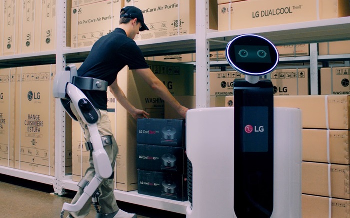 LG Electronics unveils for the first time the LG CLOi SuitBot, a wearable robot, at the Internationale Funkausstellung (IFA) 2018, Europe’s largest international home appliance exhibition, in Berlin on Aug. 31. (LG Electronics)