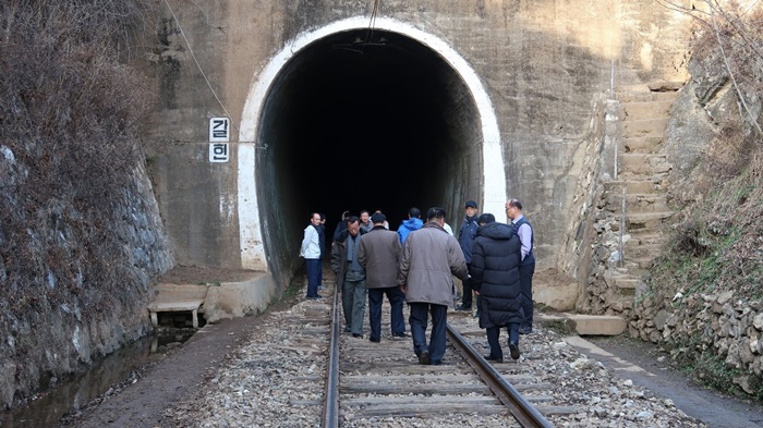 A joint inter-Korean survey team inspects a section of the Gyeongui Line Nov. 30 to Dec. 5. Ministry of Unification (South Korea)