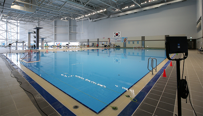The swimming center includes both a diving pool and a separate pool for both water polo and synchronized swimming. 