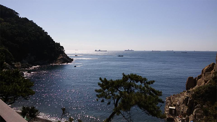 The sea can be from atop Taejongdae.