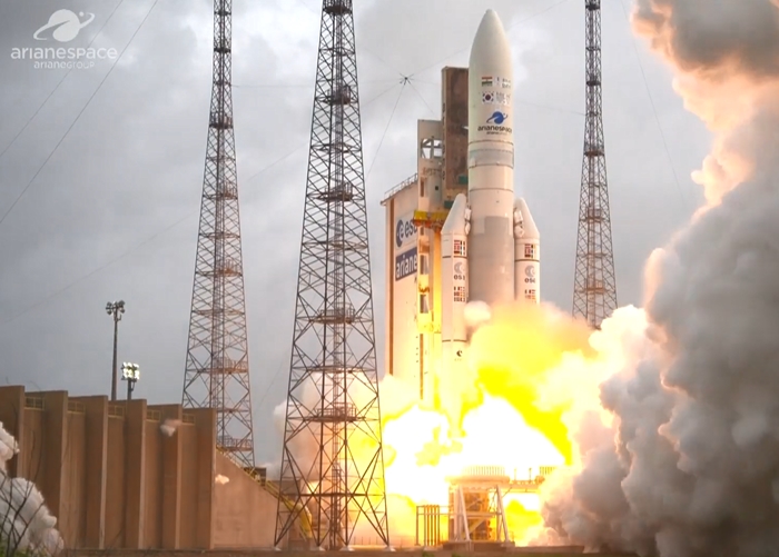 The Ariane 5-ECA rocket carrying the Korean weather satellite Cholllian 2A on Dec. 4 blasts off from the Guiana Space Center in French Guiana. (Arianespace)