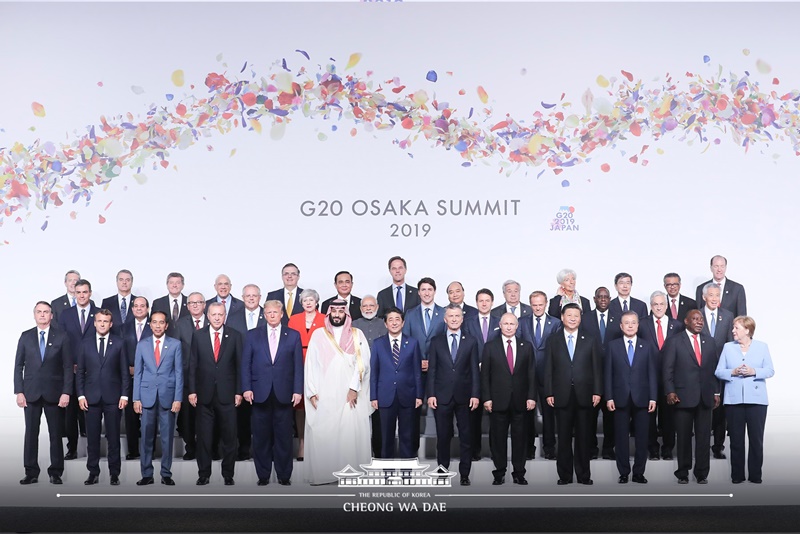 An official government source on July 17 told a news conference for foreign journalists that Japan's export curbs on Korea will adversely affect consumers worldwide. This photo was taken on June 28 during the G-20 summit in Osaka, Japan. (Cheong Wa Dae)
