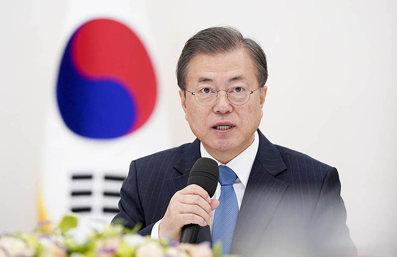 President Moon Jae-in on Nov. 7 gives a welcoming speech at the reception for representatives from the Organization of Asian News Agencies held at Cheong Wa Dae. 