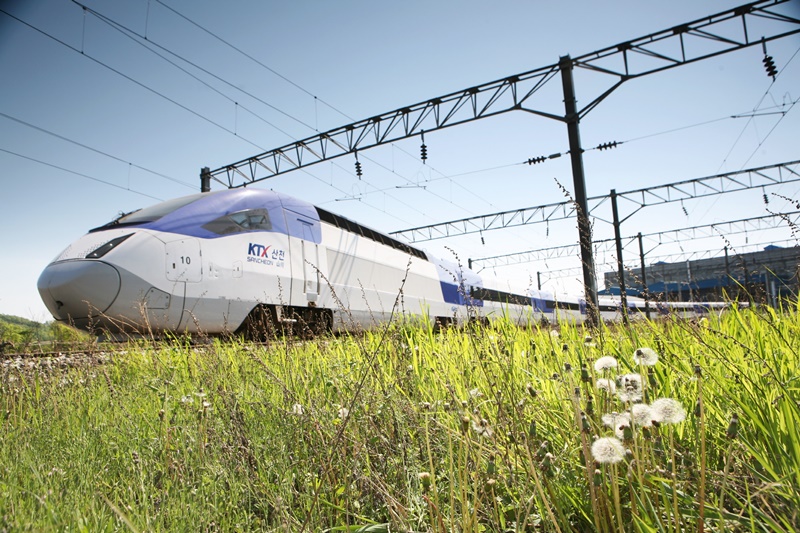 The bullet train Korea Train eXpress (KTX) on April 1 marked its 20th anniversary, with its number of passengers on Aug. 31, 2023, surpassing the billion mark, equal to more than 20 rides by every member of the national population. Shown is the domestically developed model KTX-Sancheon, which runs through mountainous terrain. 