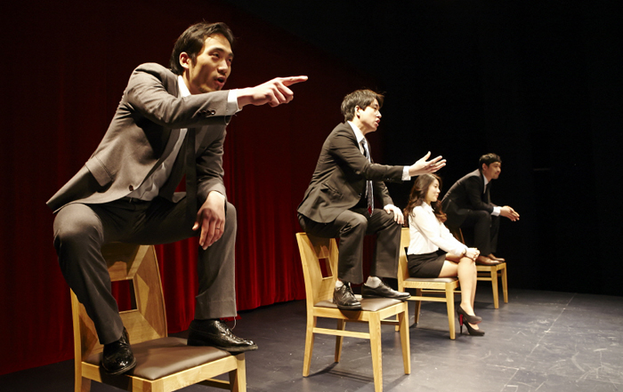 A scene from the play “Offending the Audience.” (photo courtesy of IDA Entertainment)