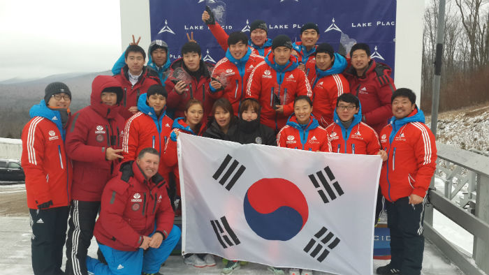 Members of the Korean national bobsleigh teams pose for a photo during the America Cup in Lake Placid, U.S. (Photo courtesy of the Korea Bobsleigh and Skeleton Federation)