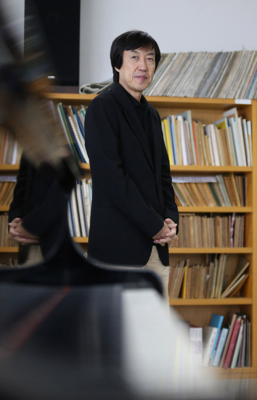 Conductor Lim Hun-joung. (photo: Jeon Han)