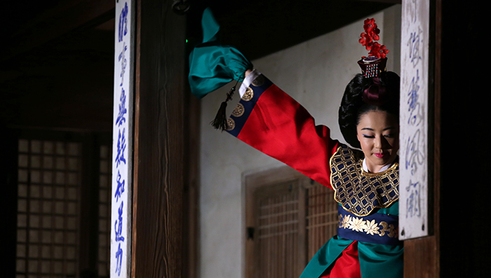 A traditional court dance is performed at the Yeongyeongdang House, the finale of the night's Moonlight Tour.