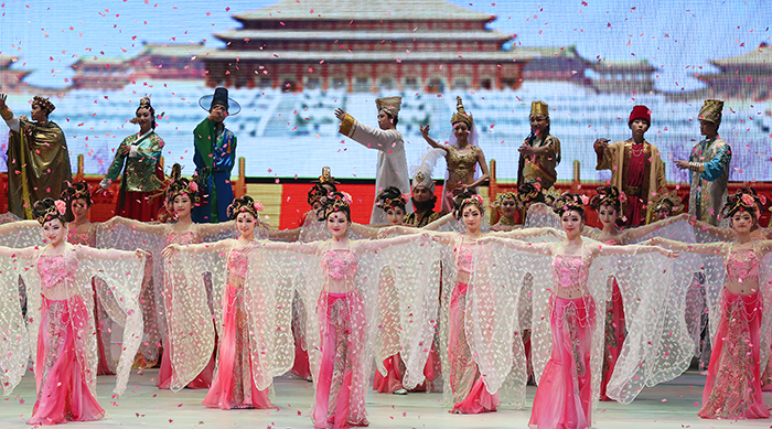 The Ganshu Sheng dance troupe from China puts on its 'Rain is Sprinkling Like Flowers on the Silk Road' performance on January 23, marking the opening of China Travel Year 2015.