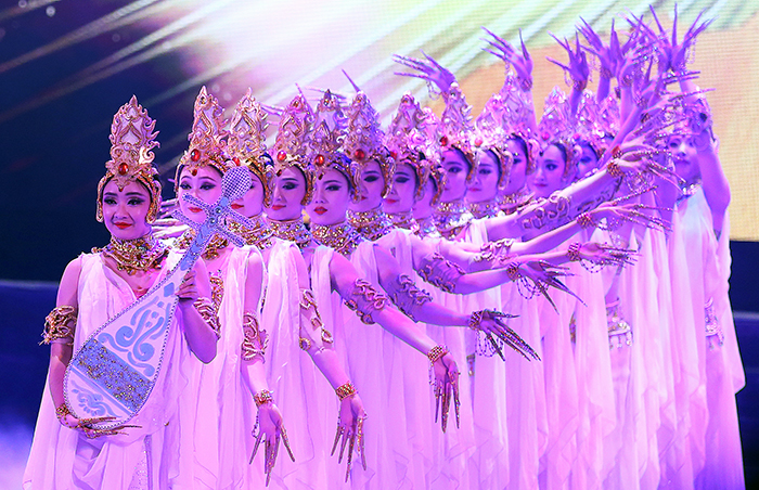 The Ganshu Sheng dance troupe puts on a wonderful show during the opening ceremony for China Travel Year 2015 on January 23.