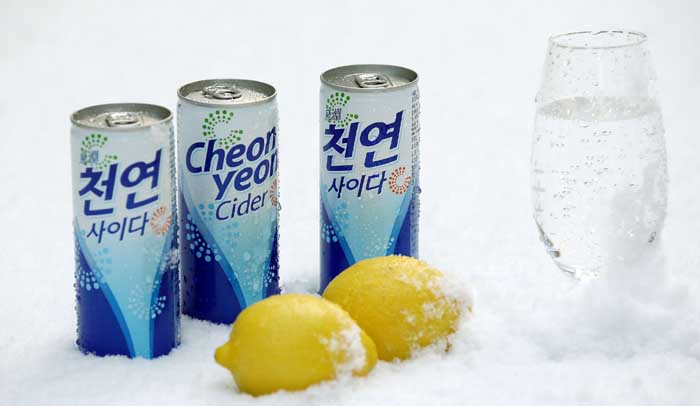 Cheonyeon Cider, a signature carbonated soda pop from Ilhwa Corporation, is characterized by a sweet and piquant taste. 