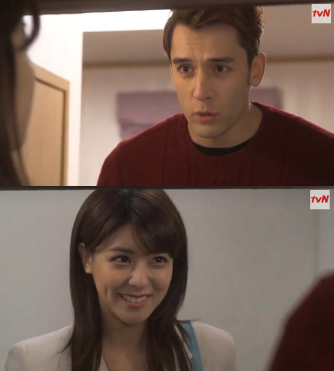 A scene from the tvN sitcom “Potato Star 2013QR3” starting France-born Julien Kang (top) and Japanese actress Fujii Mina. (Photo: captures image)