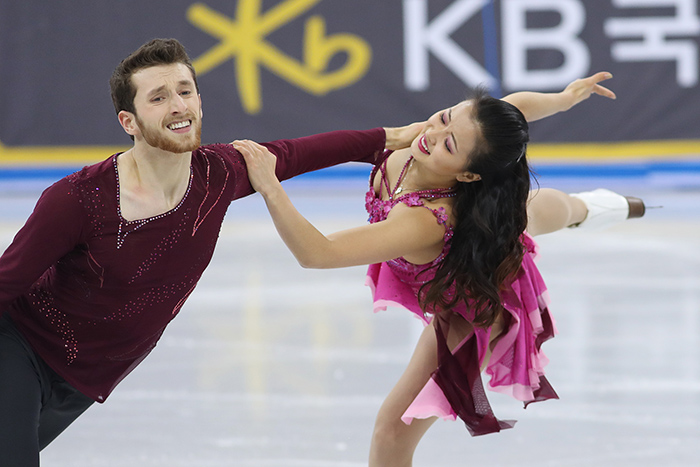 Themistocles Leftheris and Ji Min-ji (above), and Alexander Gamelin and Min Yu-ra, participate in the pair skating and ice dancing events at the KB Korea Figure Skating Championship 2017, on Jan. 6.