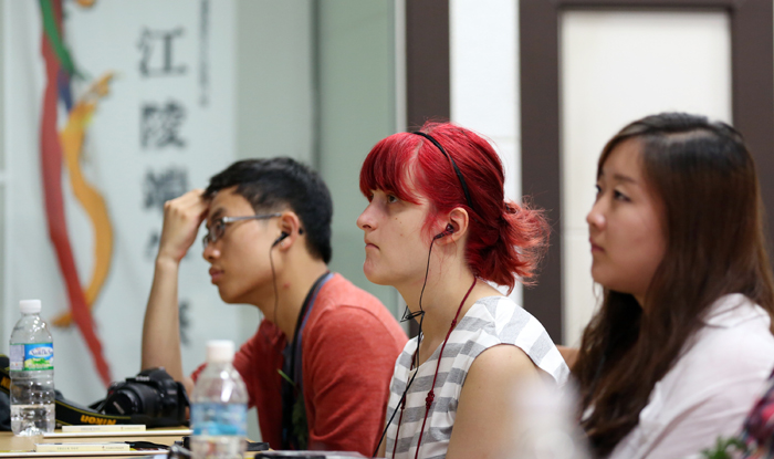 Visitors listen to a lecture about the Gangneung Danoje Festival given by Director Sim O-Seob of the Gangneung Danoje Festival Preservation Society, at the Gangneung Dano Culture Center in Gangneung, Gangwon-do, on June 1. (photo: Jeon Han)