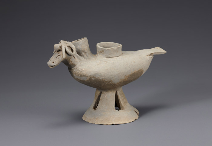 Duck-shaped pottery from Mangdeok-ri, Gimhae (photo courtesy of the National Musem of Korea)