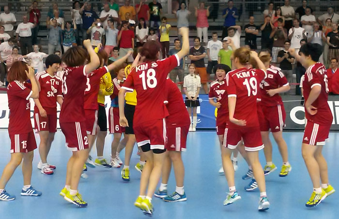 Korean national handball players celebrate their victory while showing off their horse-riding dance moves from Psy’s world-famous hit “Gangnam Style.” They defeated Russia with a score of 34-27 in the final match of the Women's Junior U20 World Championship Croatia on July 14. (photo: Yonhap News)