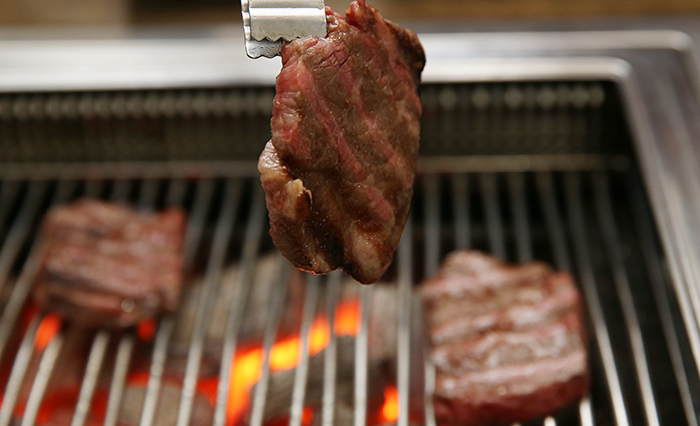 Characterized by its unique marbling, Hapcheon <i>Hwangto Hanu</i> is widely loved by food-lovers who visit Hapcheon, as the meat tastes light and clean, with rich juices.