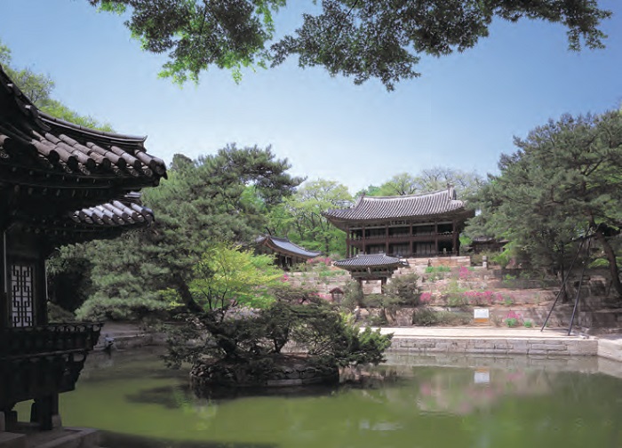 Changdeokgung Palace Garden. A view of the rear garden of Changdeokgung Palace, including Buyongjeong and Juhamnu Pavilions, with Buyongji Pond situated between them