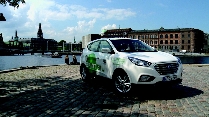 An ix35 Fuel Cell is parked in Copenhagen, Denmark. A total of 15 ix35 Fuel Cell vehicles were delivered to the city in June 2013. (photo courtesy of Hyundai Motor) An ix35 Fuel Cell is parked in Copenhagen, Denmark. A total of 15 ix35 Fuel Cell vehicles were delivered to the city in June 2013. (photo courtesy of Hyundai Motor)