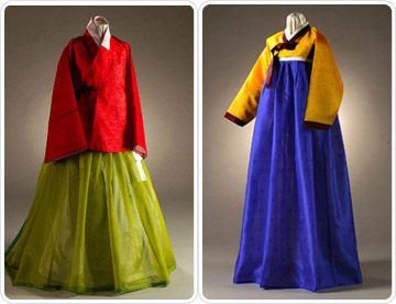 The design of Hanbok has changed with the passing of time. Pictured are differing designs for women's Hanbok from the 16th century (left) and the 18th century (right) (photo: Han-style.com).