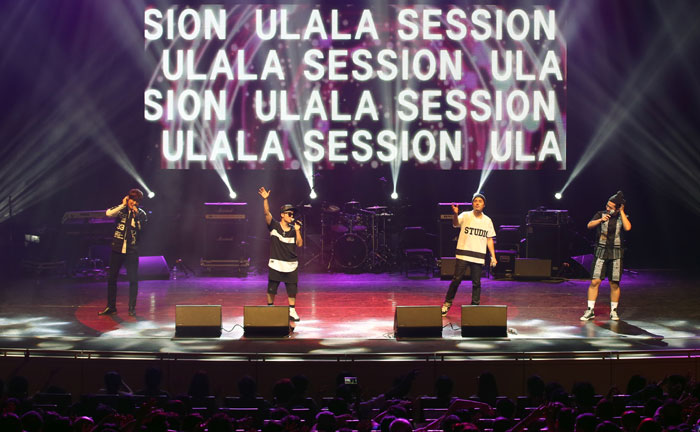 Members of the Ulala Session stage a performance full of energy during the ‘Hello, Mr. K’ concert at the Iksan Arts Center on Aug. 15.