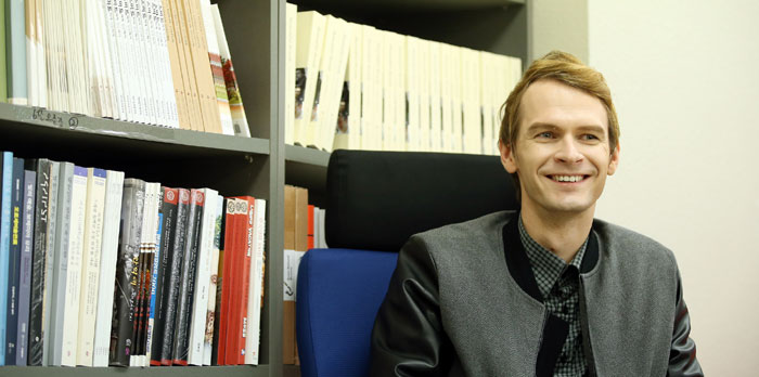 Korean linguist Ilya Belyakov is actively engaged in cultural communication on TV and in print journalism.