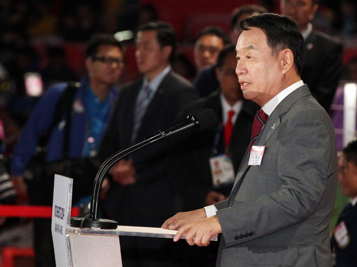 President of the Korea Paralympic Committee Kim Sung-il speaks during the opening ceremony at the Incheon Asian Para Games 2014.