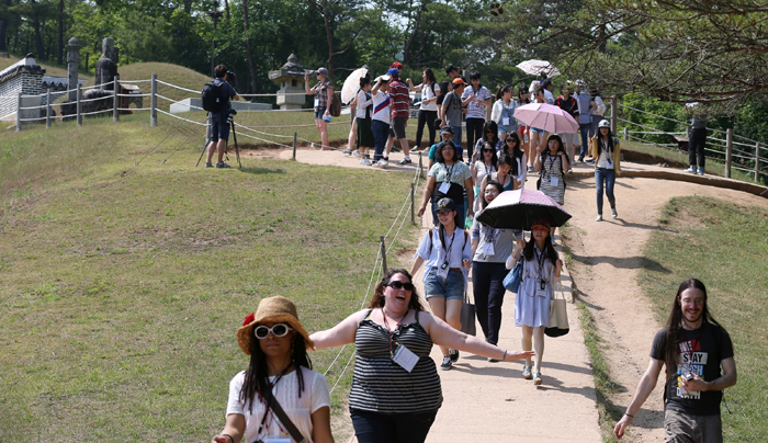 Visitors explore the Jangneung royal tomb, the burial site for the sixth Joseon monarch, King Danjong, in Yeongwol County, Gangwon-do, on May 31. (photo: Jeon Han)