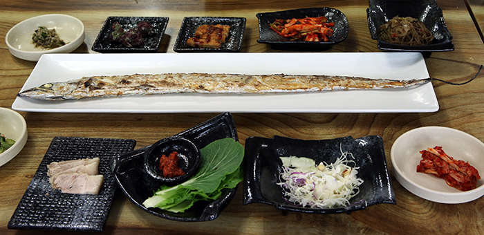 
The best oarfish, or <i>eungalchi</i>, in the world comes from Jeju Island. One high-quality oarfish can fetch over KRW 500,000.
 