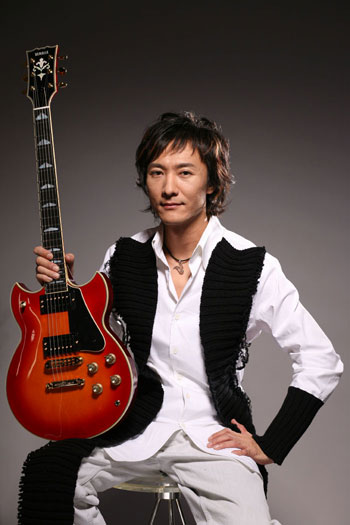 Kim Se-hwang keeps pioneering his music world by making crossover approaches between rock n’ roll and classical music. (photo: courtesy of Kim Se-hwang) 